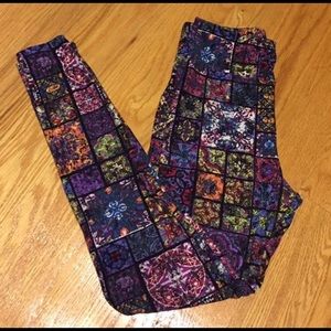 LuLaRoe stained glass leggings OS